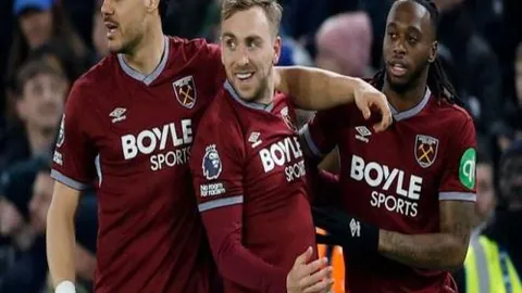 C羅在禁區內展現非凡技巧，其身影易於辨識。